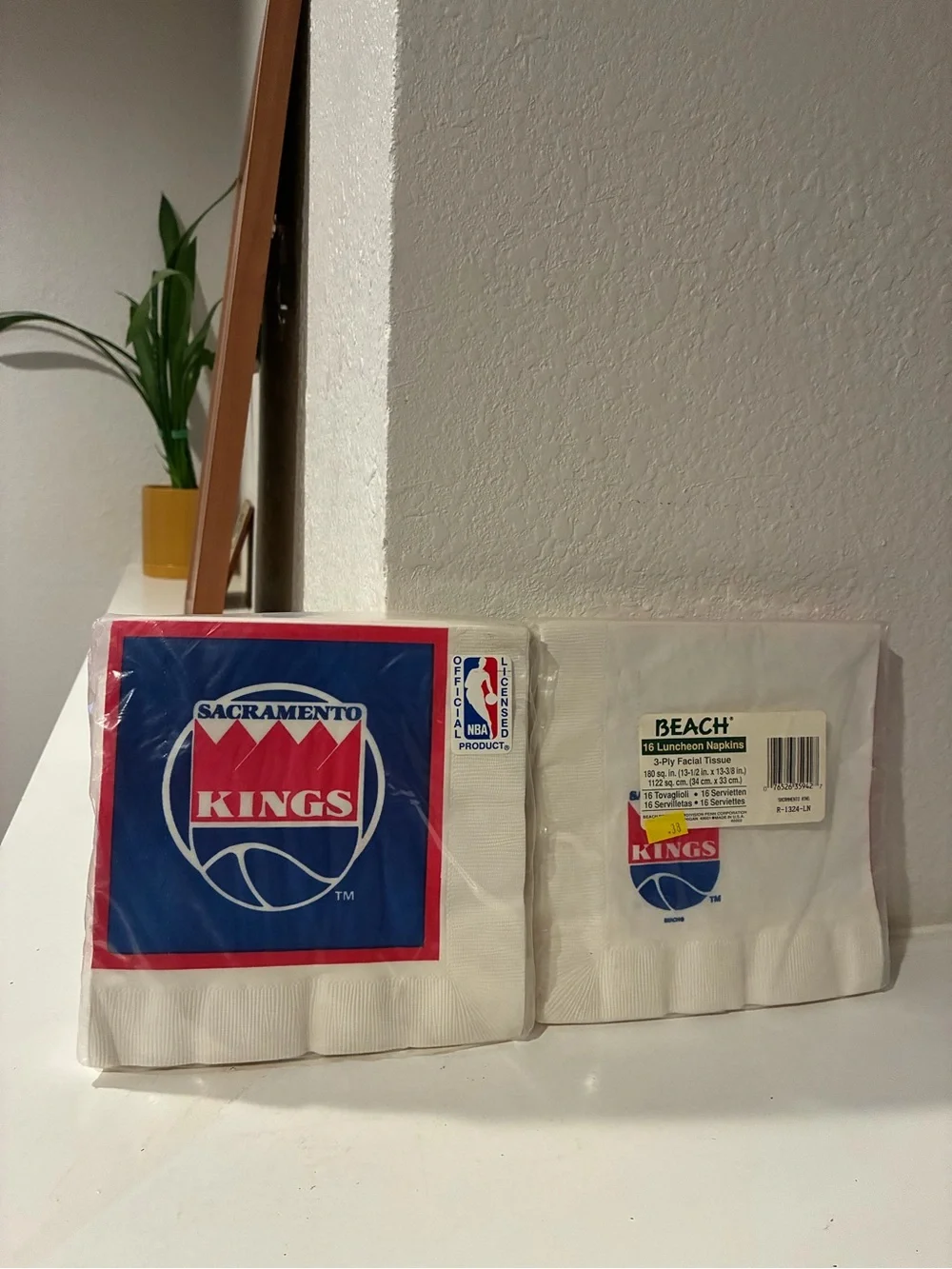 Sacramento Kings NBA Paper Napkins - pack of 2 Vintage Deadstock